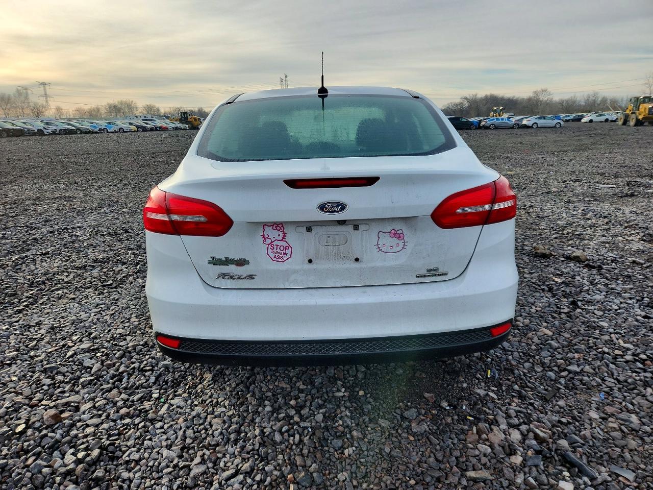 2015 FORD FOCUS SE photo 6