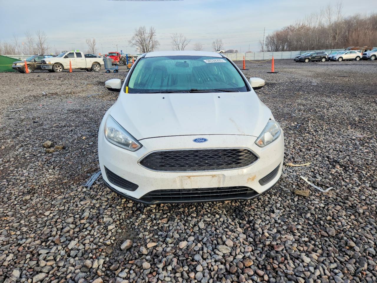 2015 FORD FOCUS SE photo 5