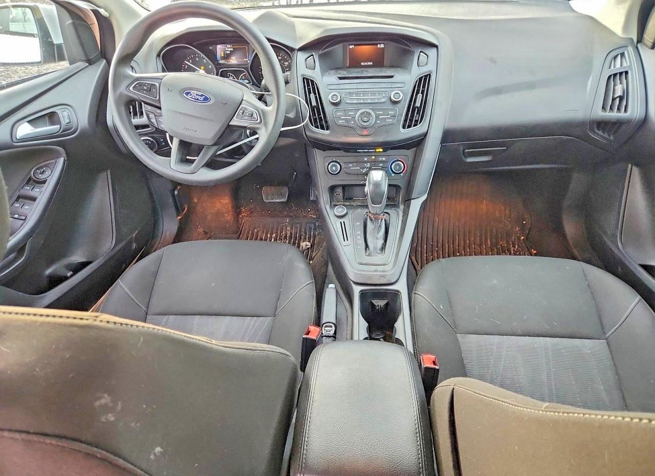 2015 FORD FOCUS SE photo 8