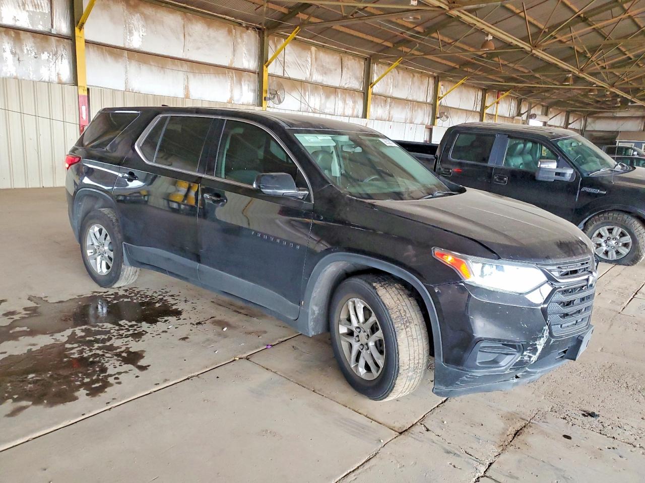 2019 CHEVROLET TRAVERSE LS photo 4