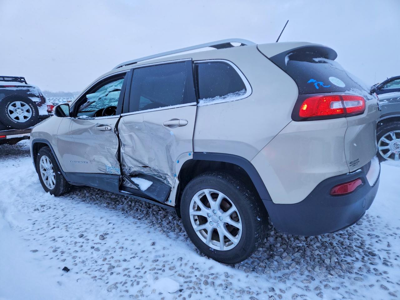 2015 JEEP CHEROKEE LATITUDE photo 3
