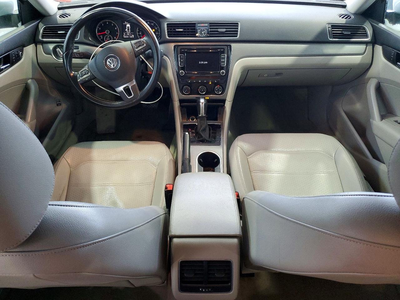 2014 VOLKSWAGEN PASSAT SE photo 8