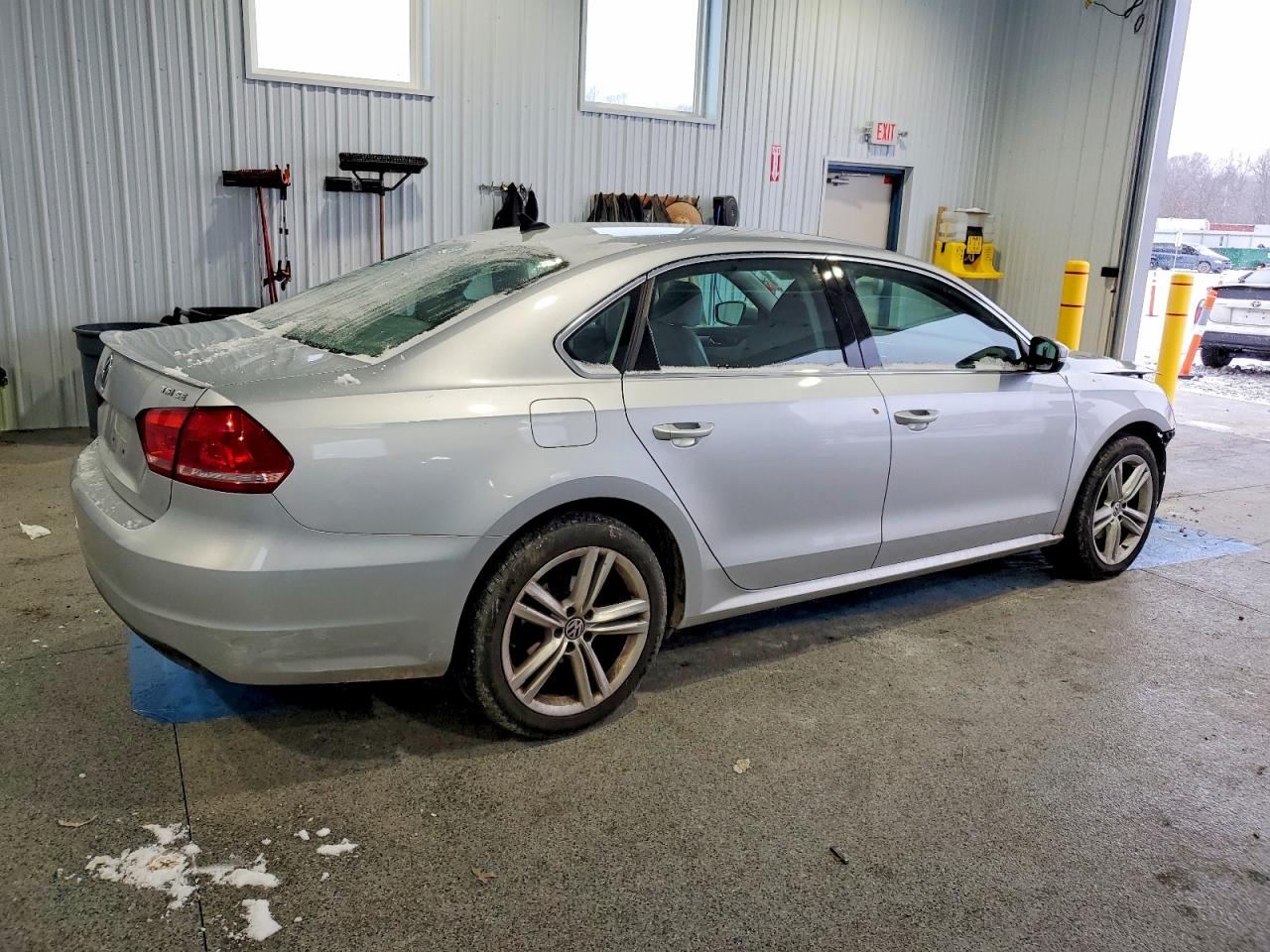 2014 VOLKSWAGEN PASSAT SE photo 3