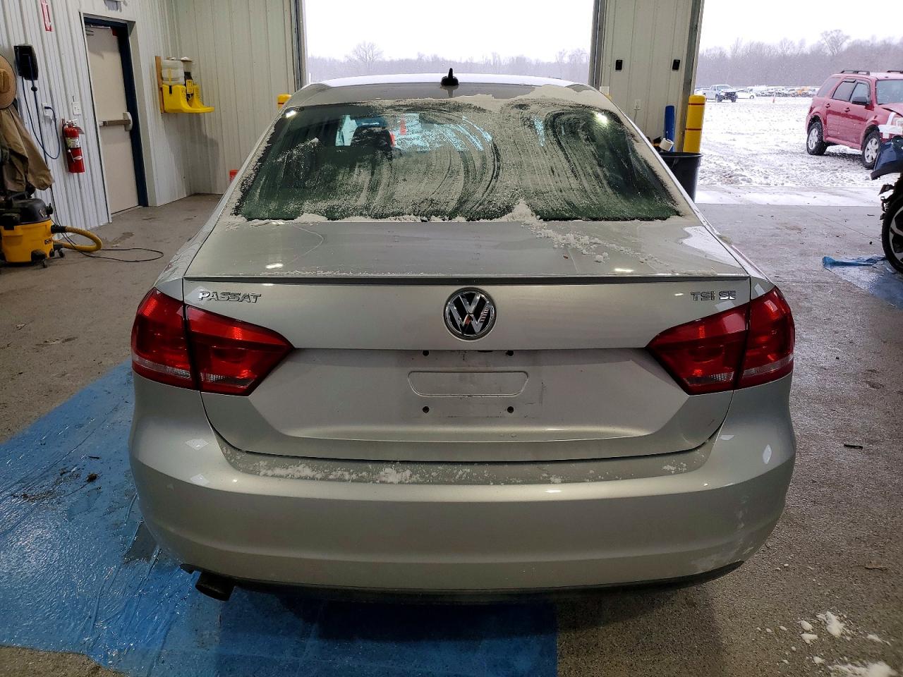 2014 VOLKSWAGEN PASSAT SE photo 6