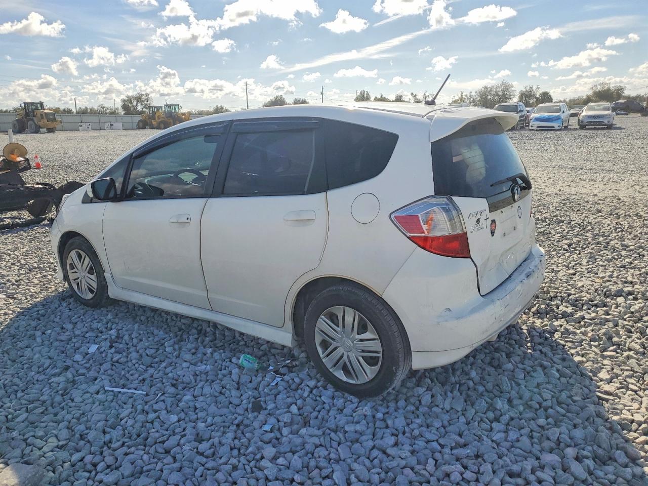 2013 HONDA FIT SPORT photo 3