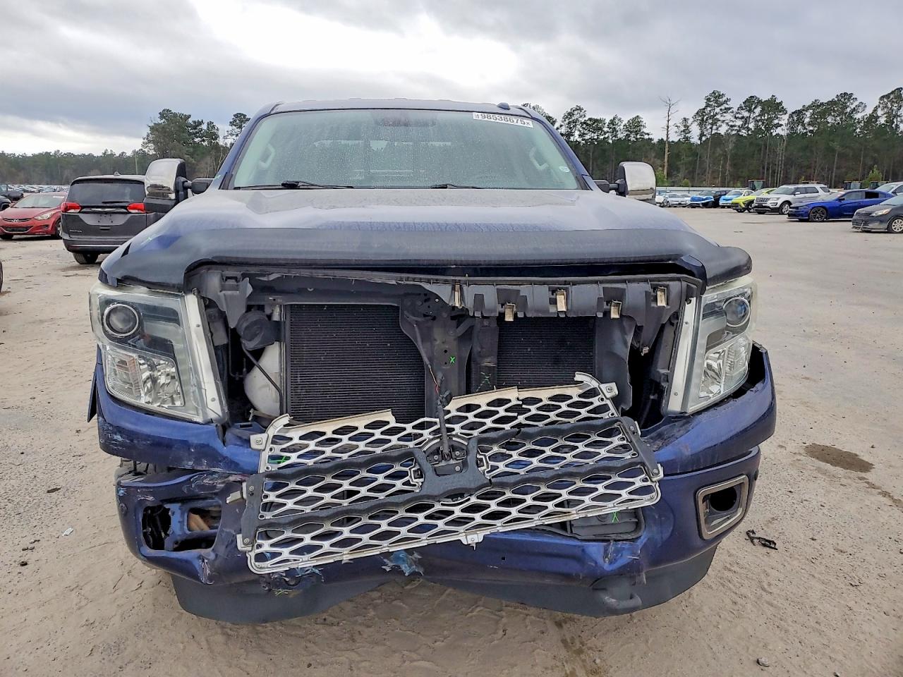2017 NISSAN TITAN XD SL photo 9