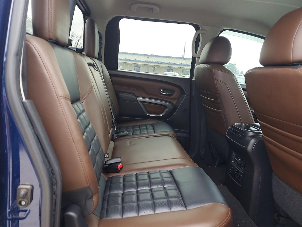 2017 NISSAN TITAN XD SL photo 19