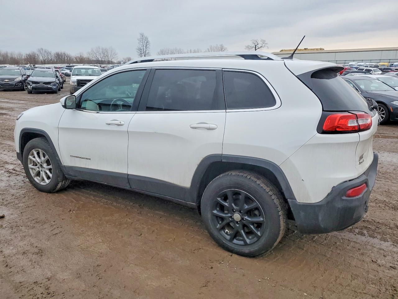 2016 JEEP CHEROKEE LATITUDE photo 3