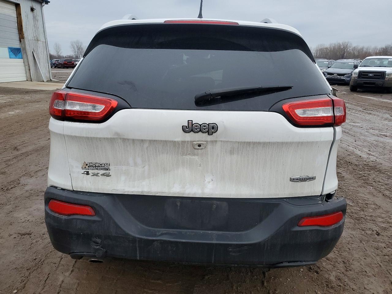 2016 JEEP CHEROKEE LATITUDE photo 11
