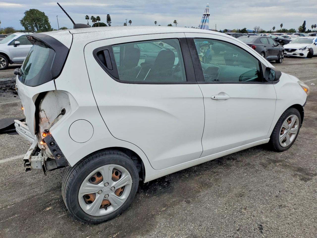 2019 CHEVROLET SPARK LS photo 3
