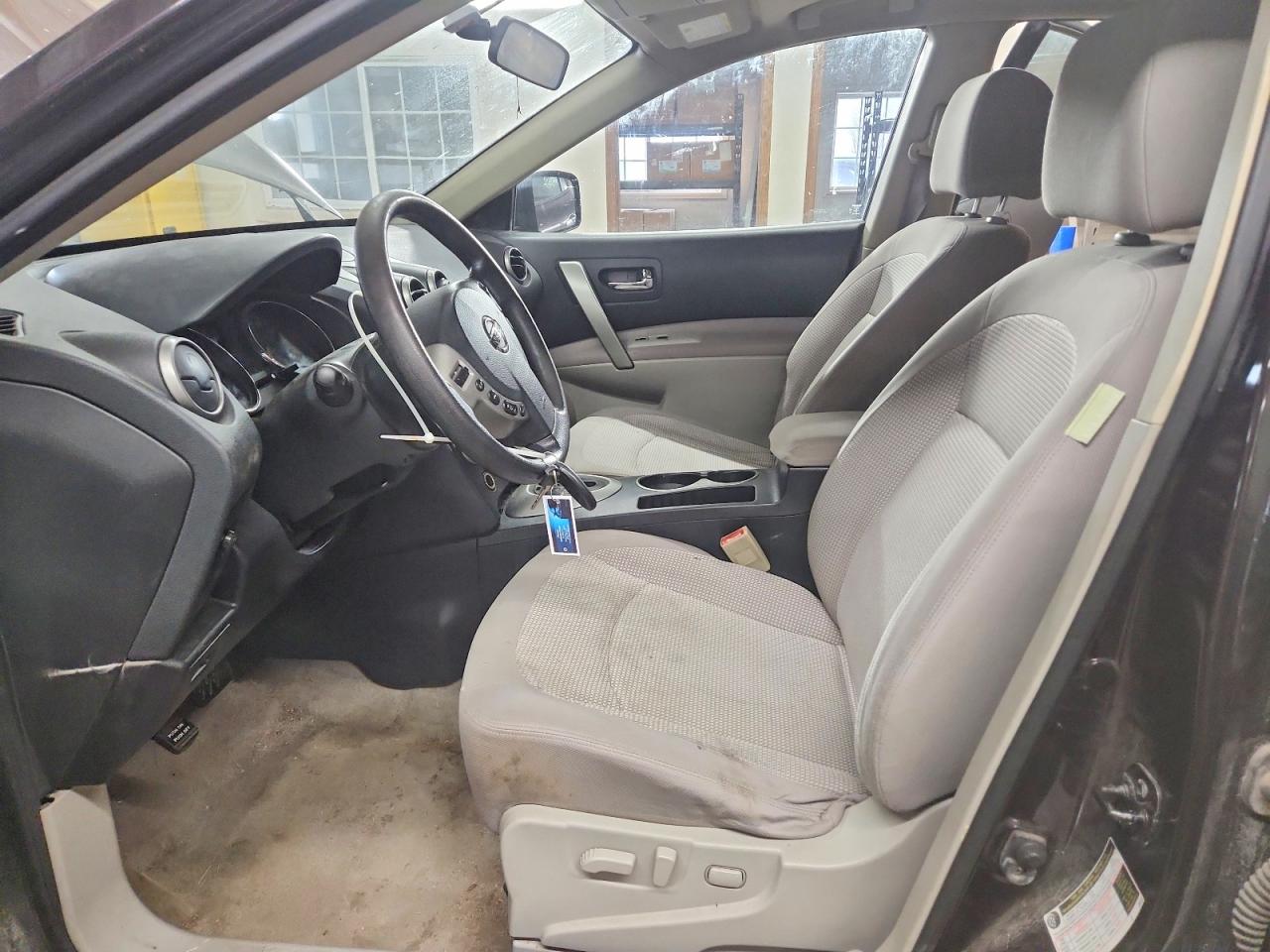 2011 NISSAN ROGUE S photo 13