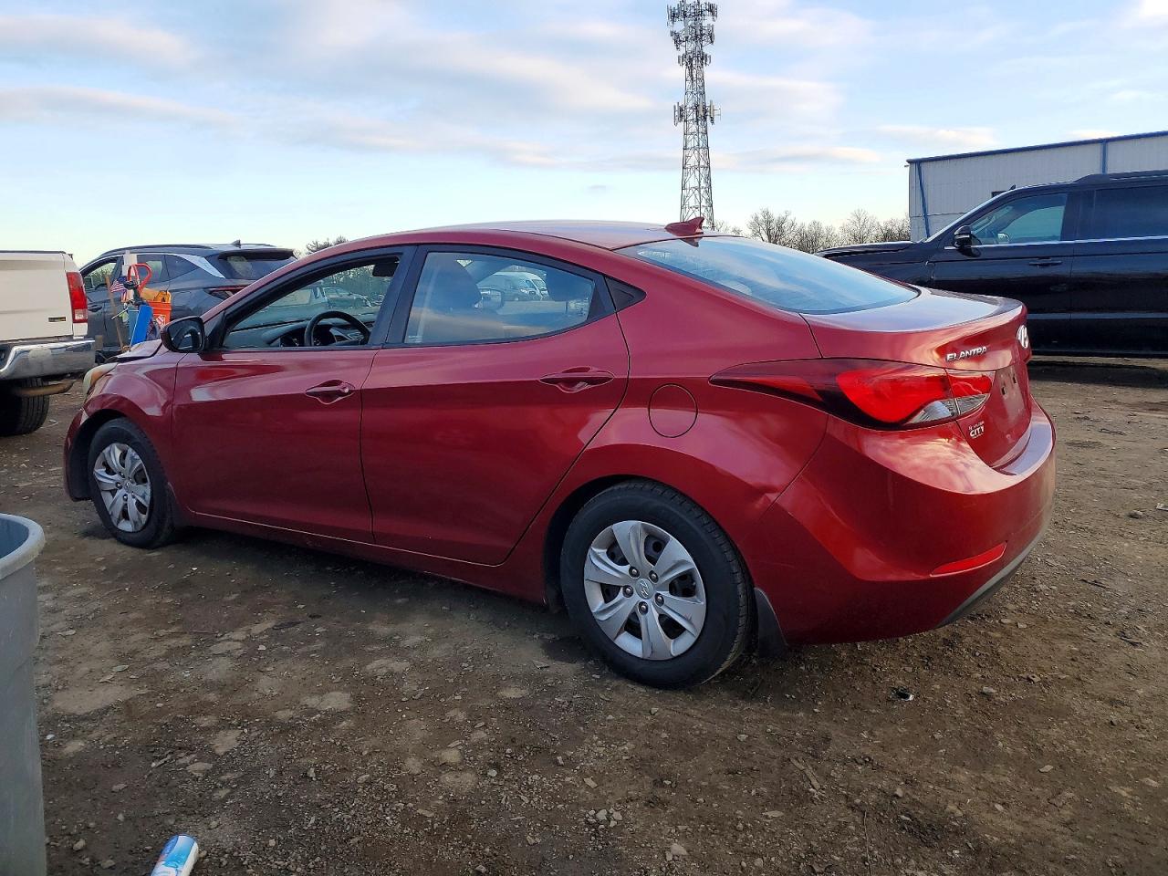 2016 HYUNDAI ELANTRA SE photo 2