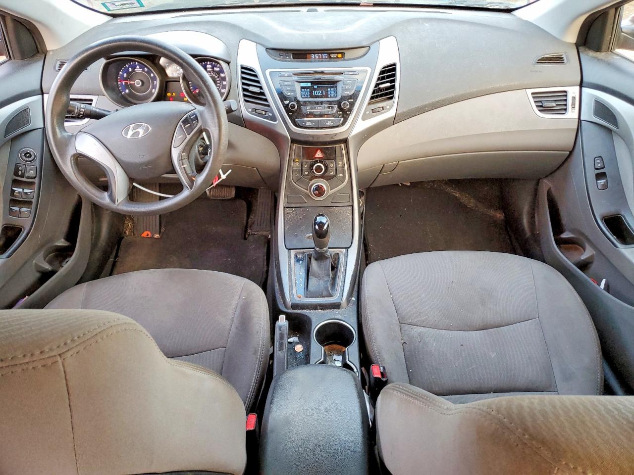 2016 HYUNDAI ELANTRA SE photo 8