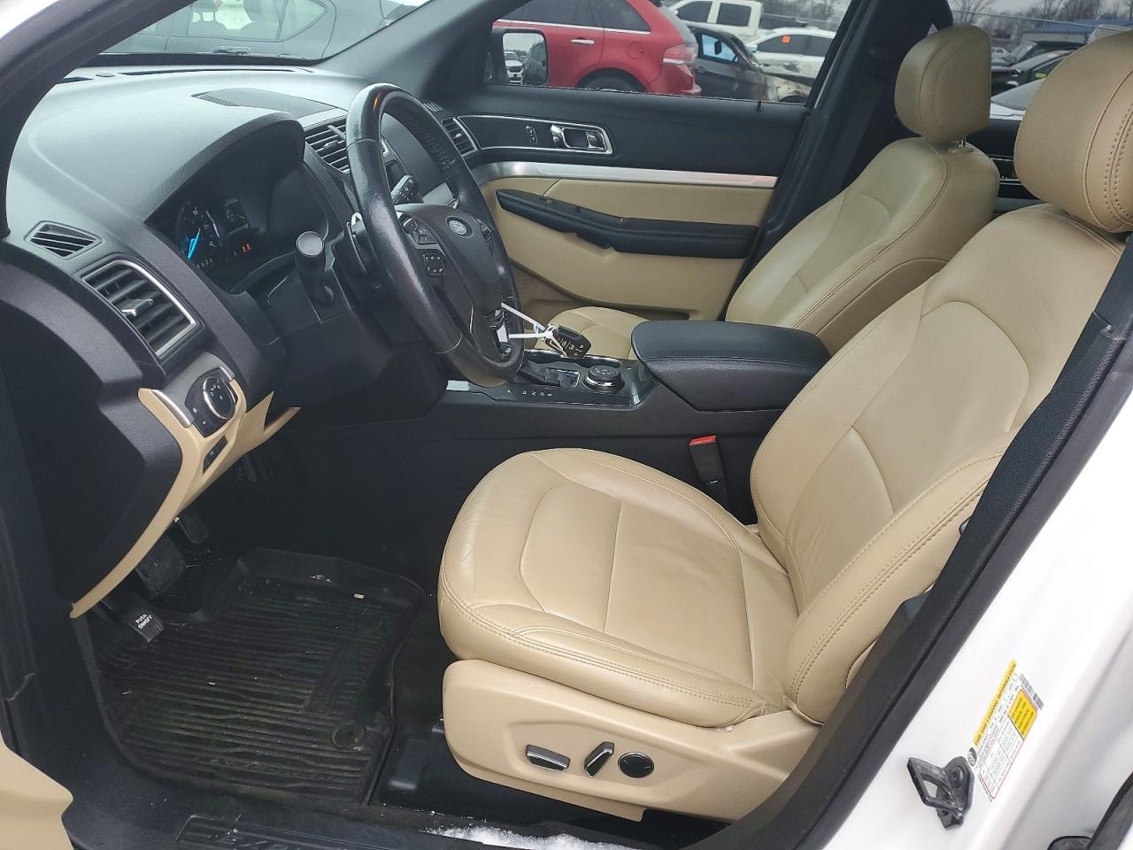 2017 FORD EXPLORER XLT photo 7
