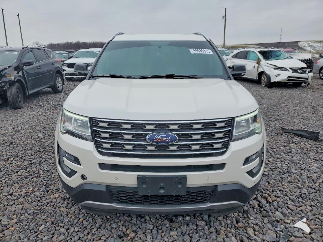 2017 FORD EXPLORER XLT photo 5