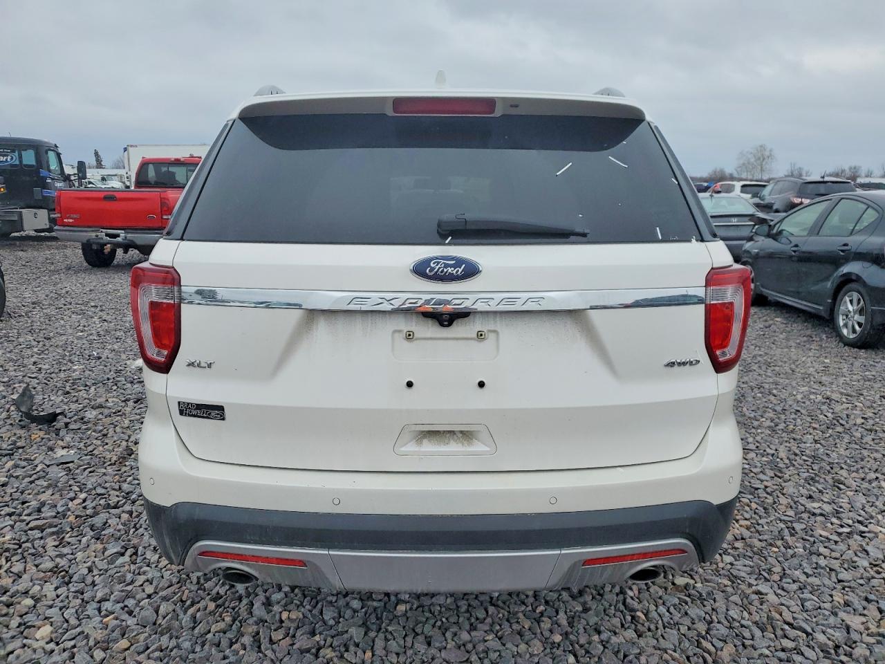 2017 FORD EXPLORER XLT photo 6