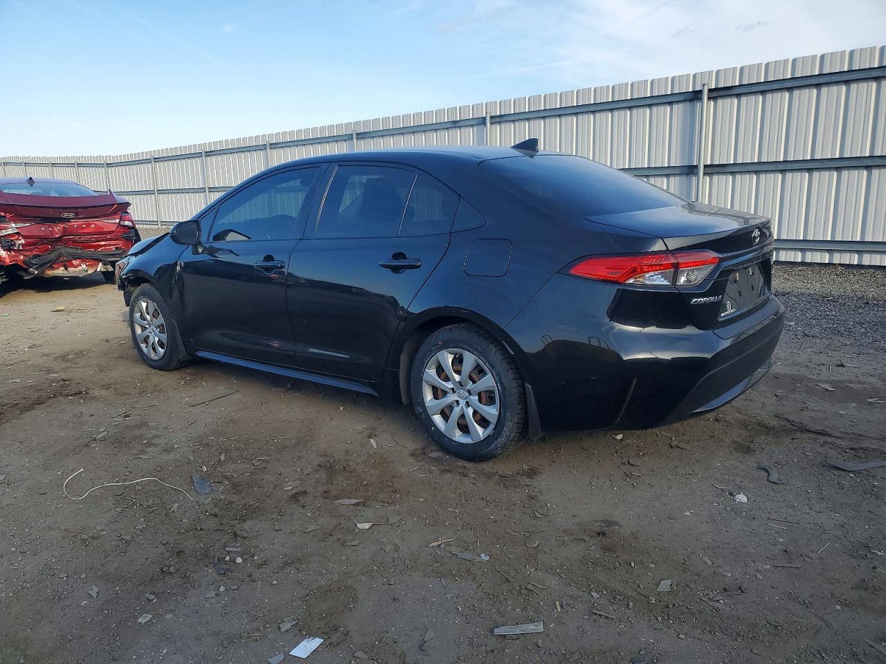 2021 TOYOTA COROLLA LE photo 2