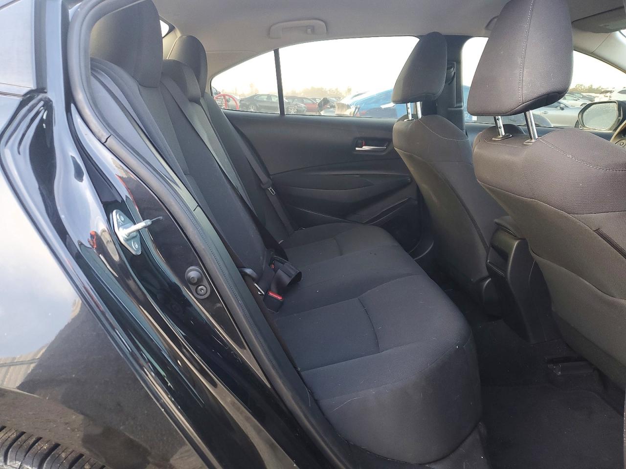 2021 TOYOTA COROLLA LE photo 10