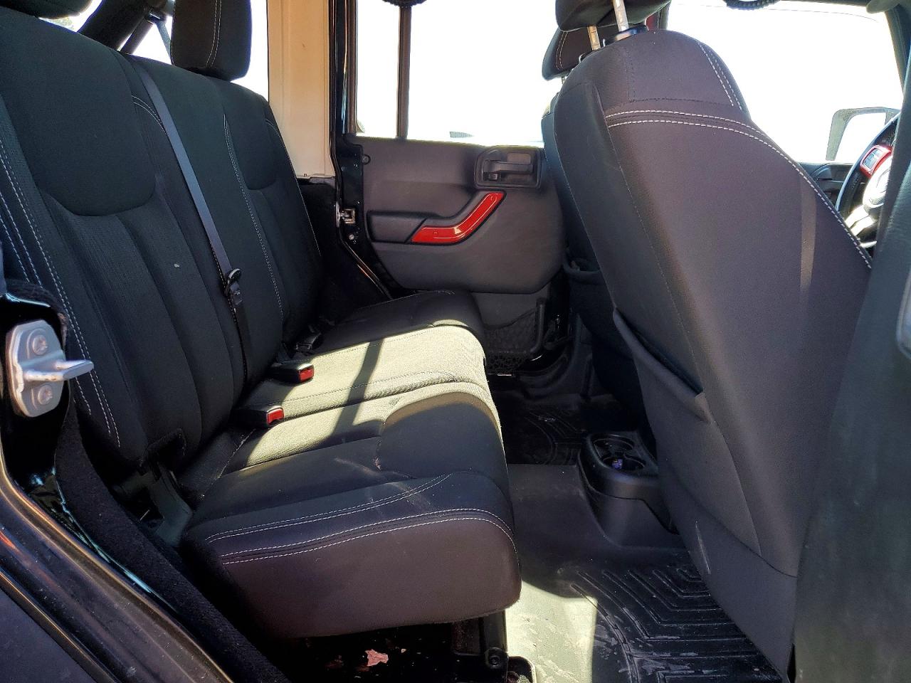 2015 JEEP WRANGLER UNLIMITED SAHARA photo 11