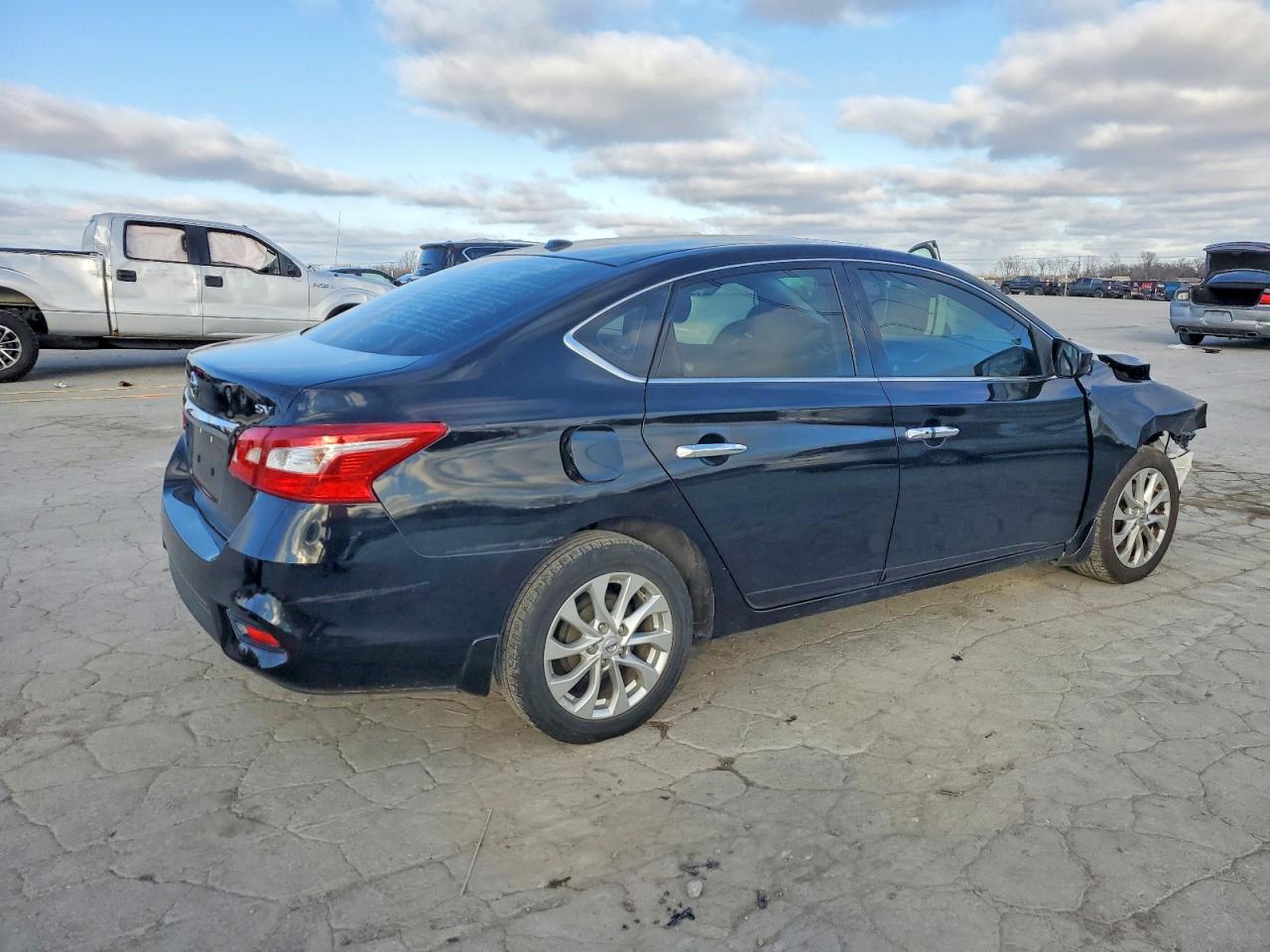 2016 NISSAN SENTRA S photo 3