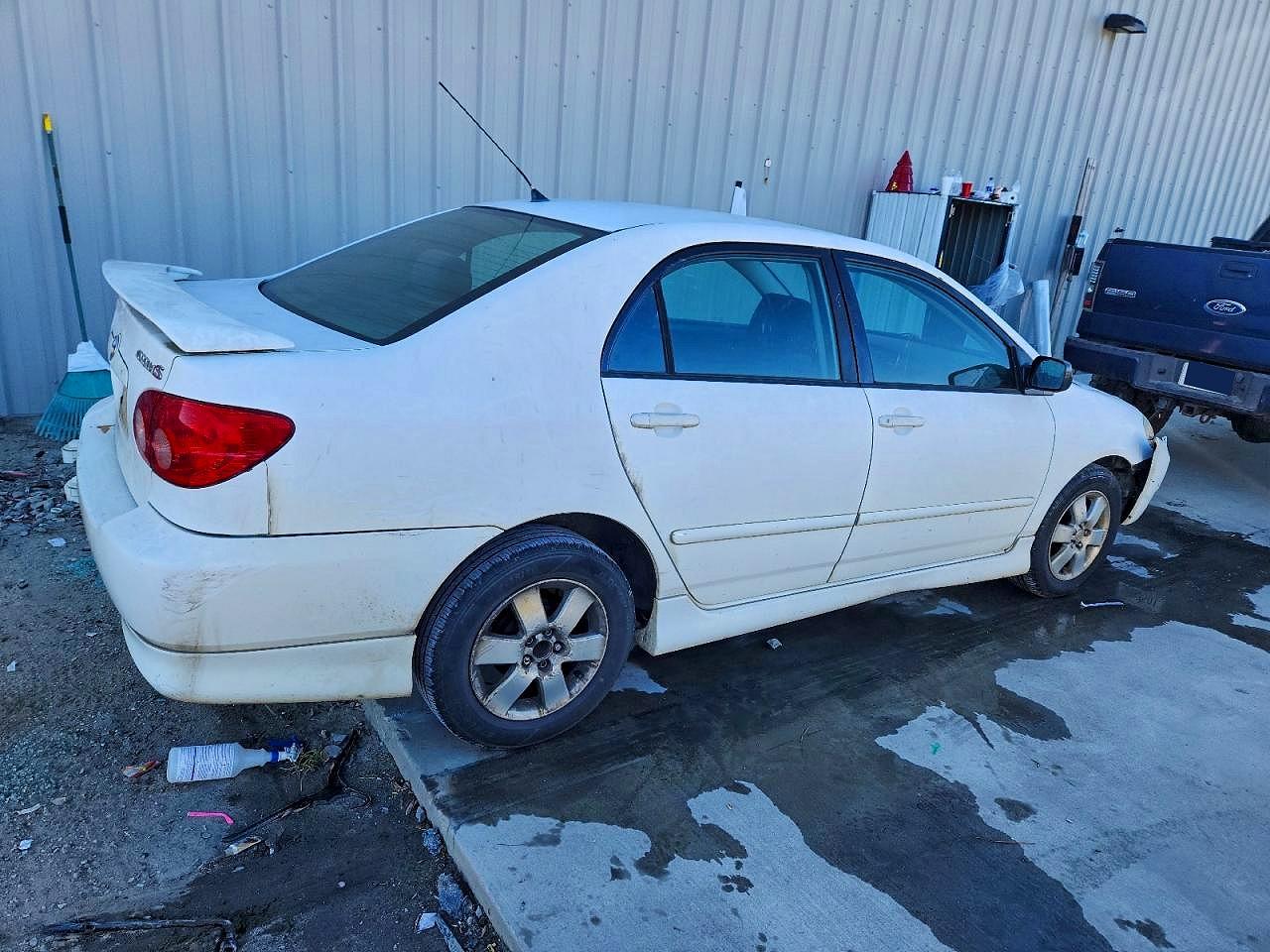 2005 TOYOTA COROLLA CE photo 3