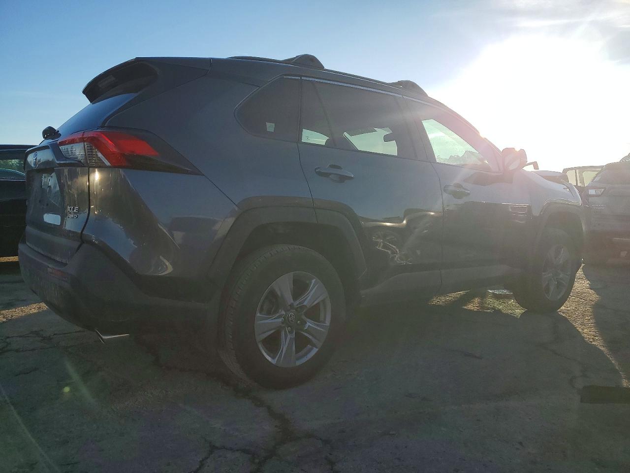 2024 TOYOTA RAV4 XLE photo 3