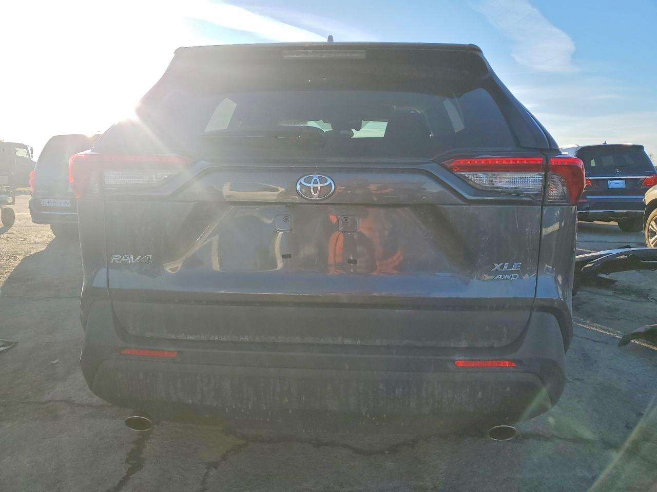 2024 TOYOTA RAV4 XLE photo 6