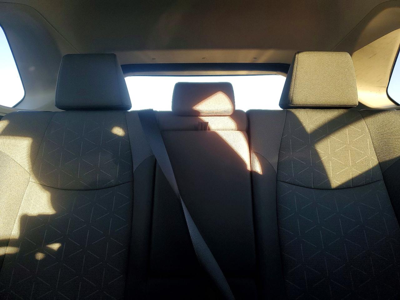 2024 TOYOTA RAV4 XLE photo 10