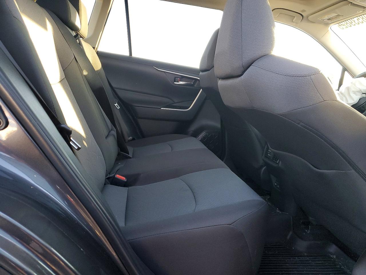 2024 TOYOTA RAV4 XLE photo 11