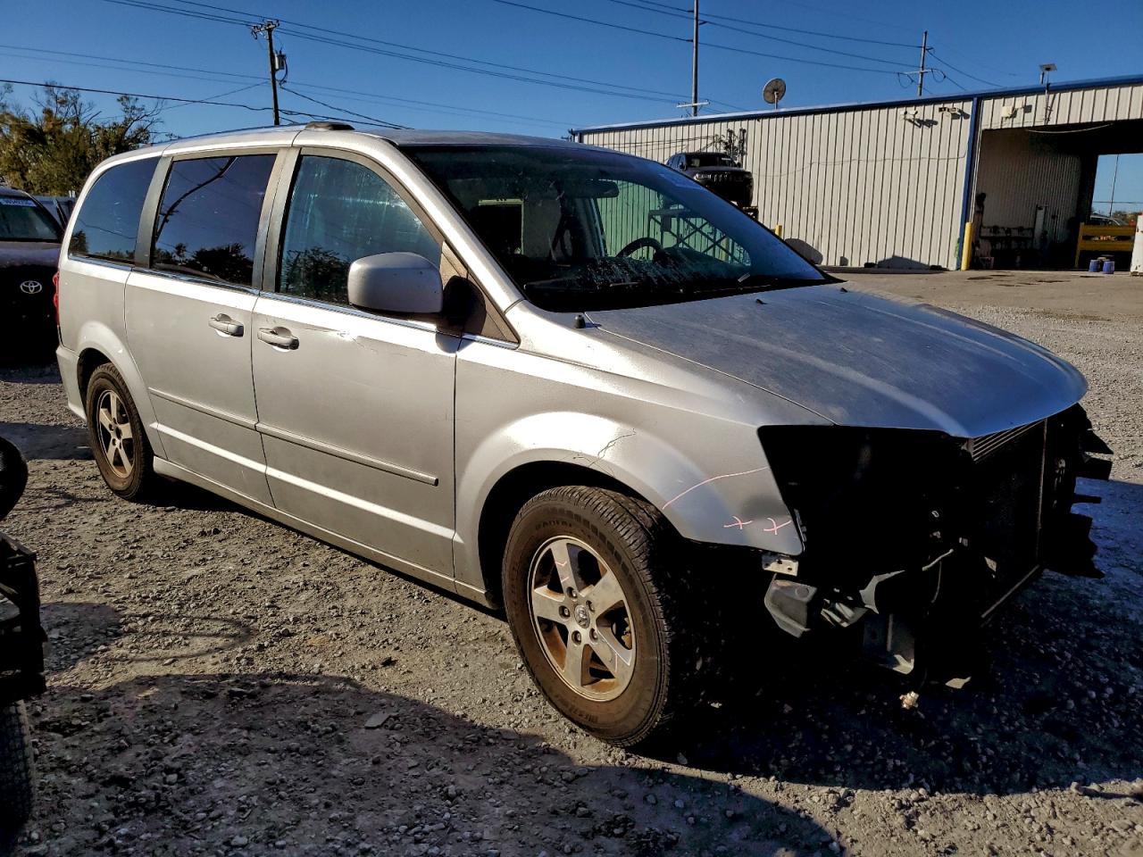 2011 DODGE GRAND CARAVAN CREW photo 7