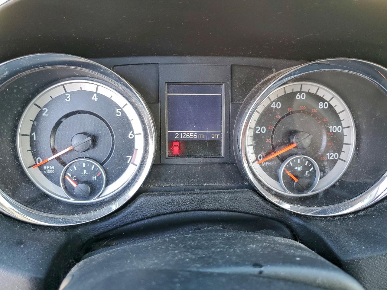 2011 DODGE GRAND CARAVAN CREW photo 17
