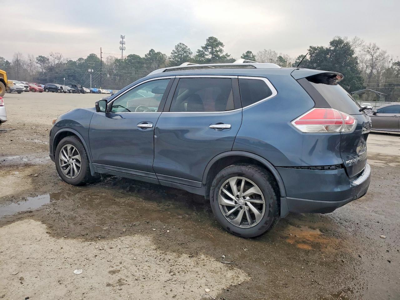 2014 NISSAN ROGUE S photo 2