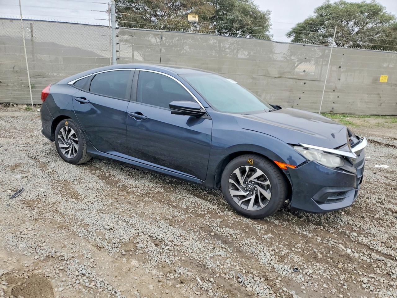 2016 HONDA CIVIC EX photo 4