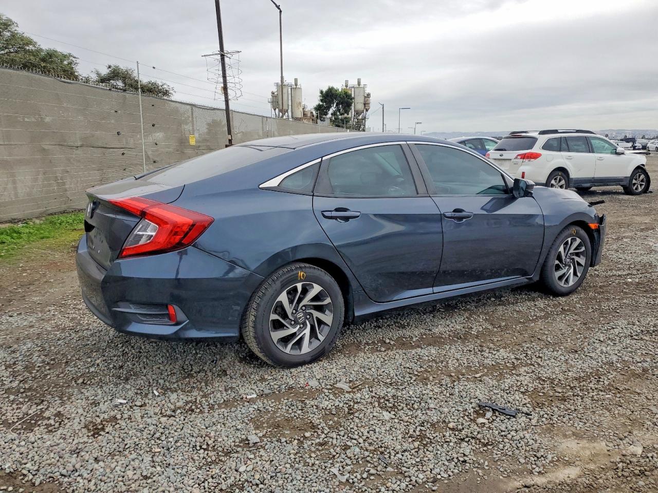2016 HONDA CIVIC EX photo 3