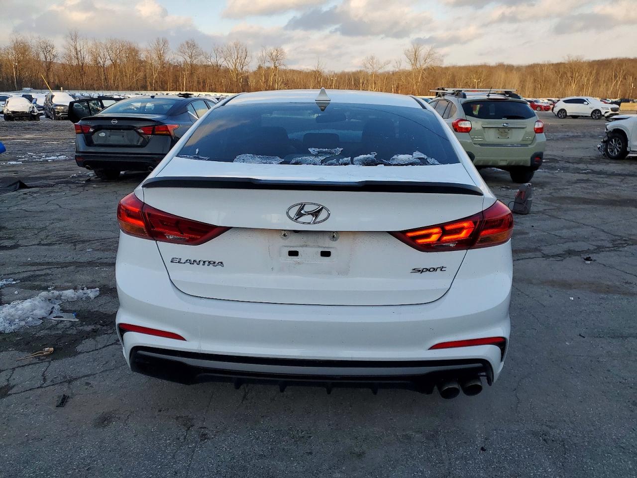 2017 HYUNDAI ELANTRA SPORT photo 6