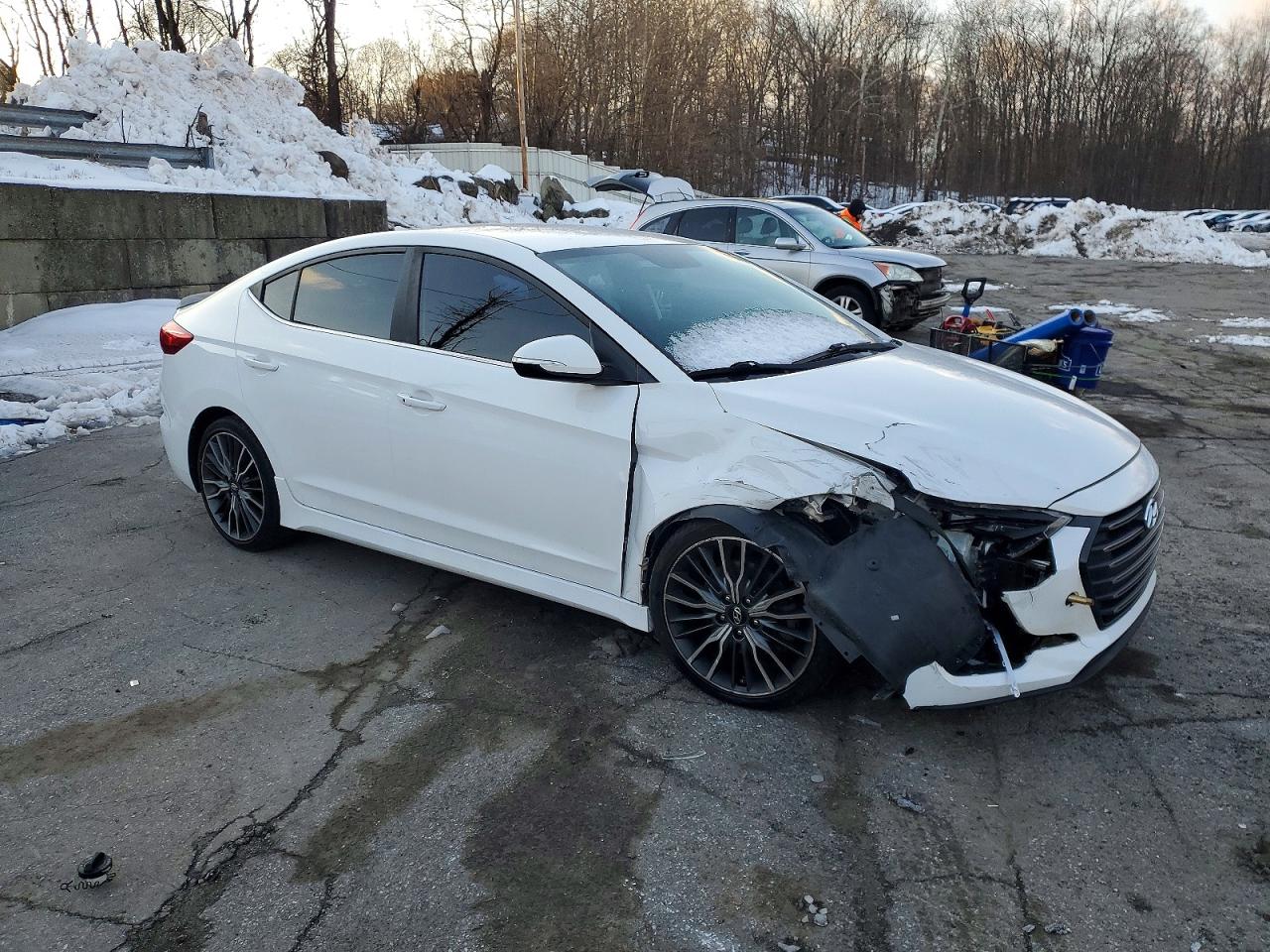 2017 HYUNDAI ELANTRA SPORT photo 4