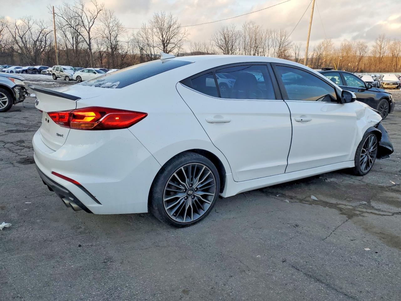 2017 HYUNDAI ELANTRA SPORT photo 3