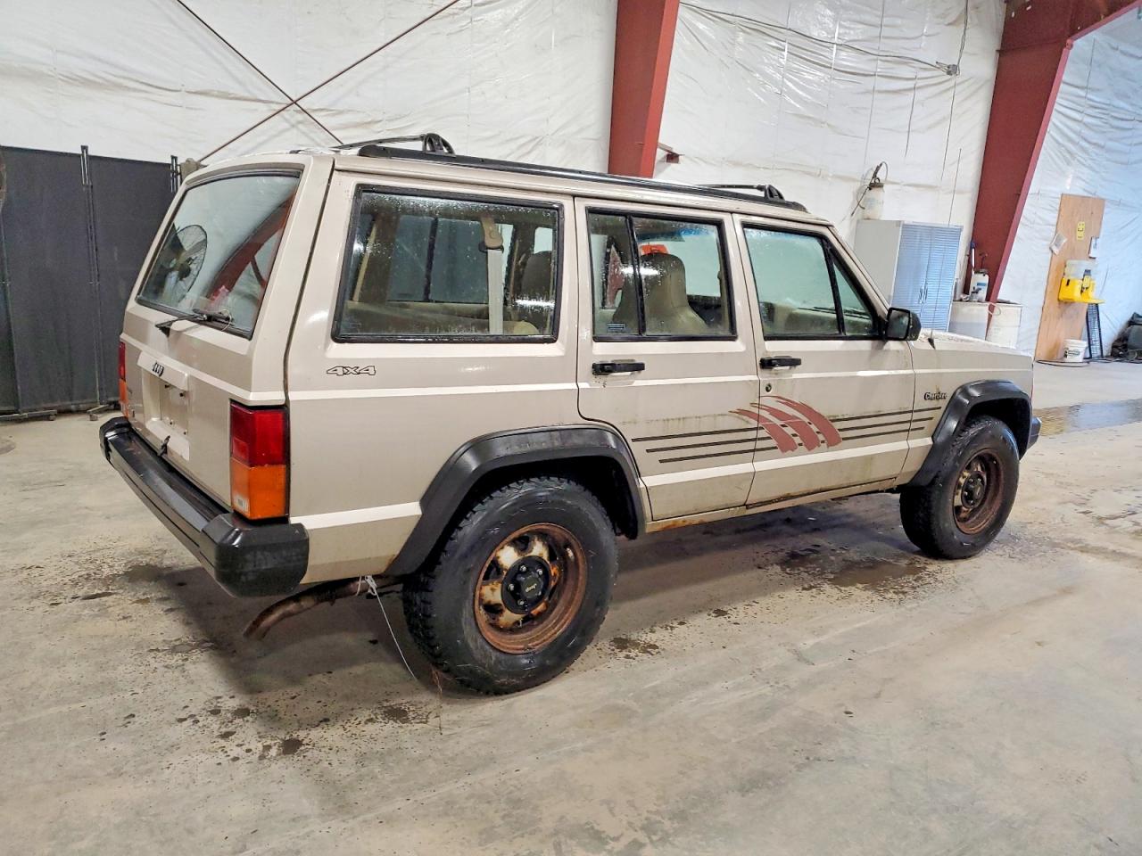 1996 JEEP CHEROKEE SE photo 3