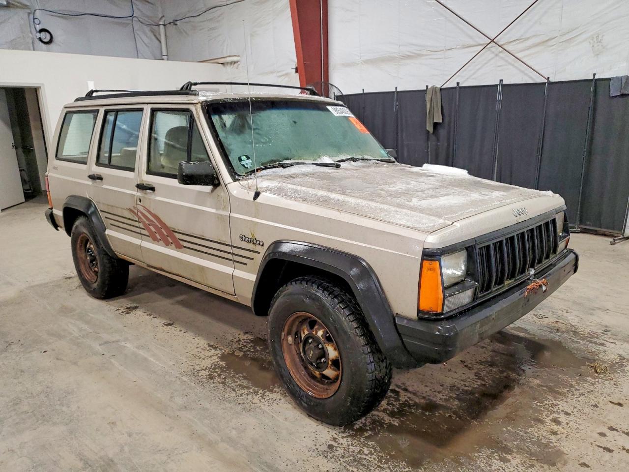 1996 JEEP CHEROKEE SE photo 4