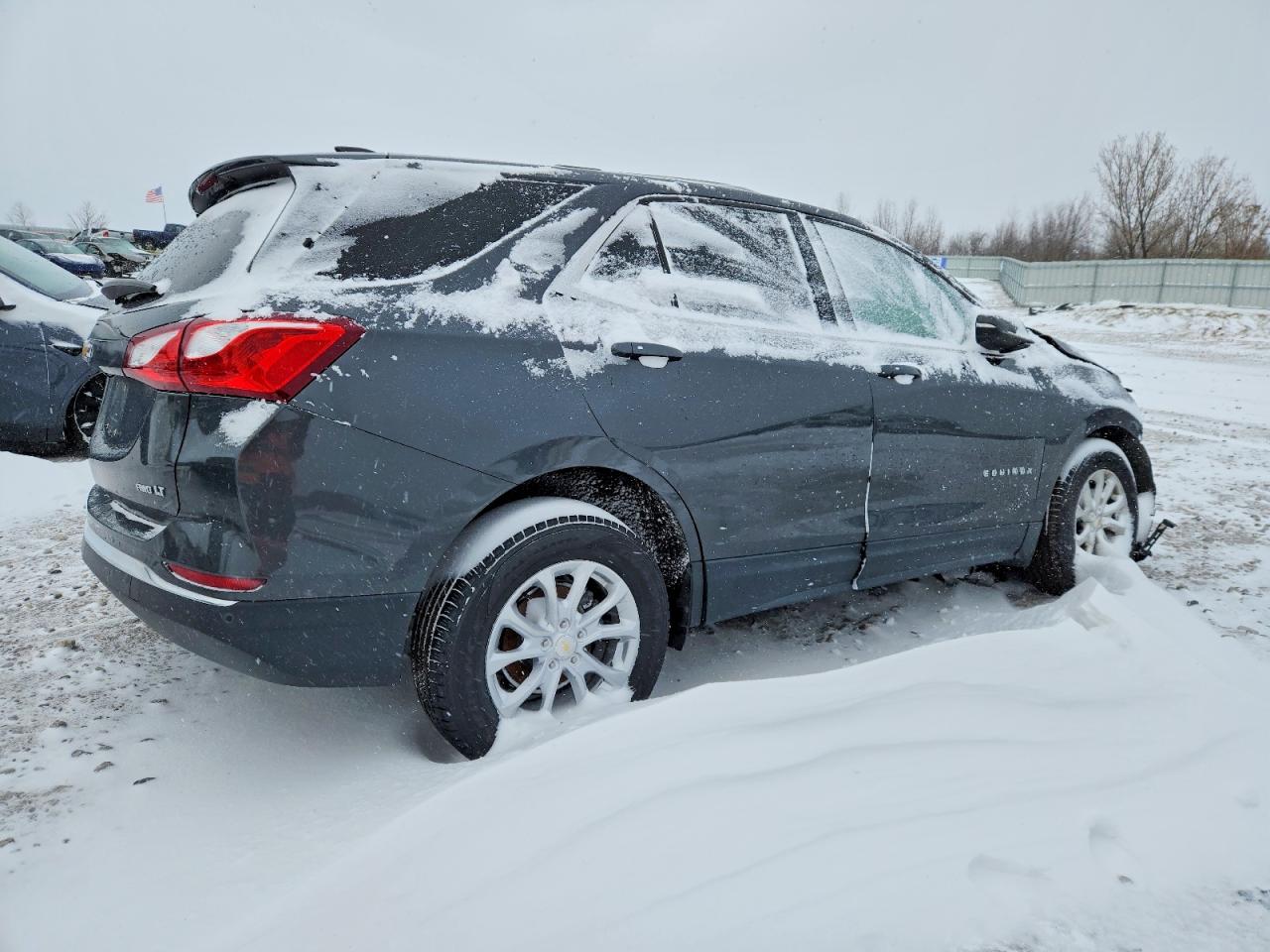 2018 CHEVROLET EQUINOX LT photo 3
