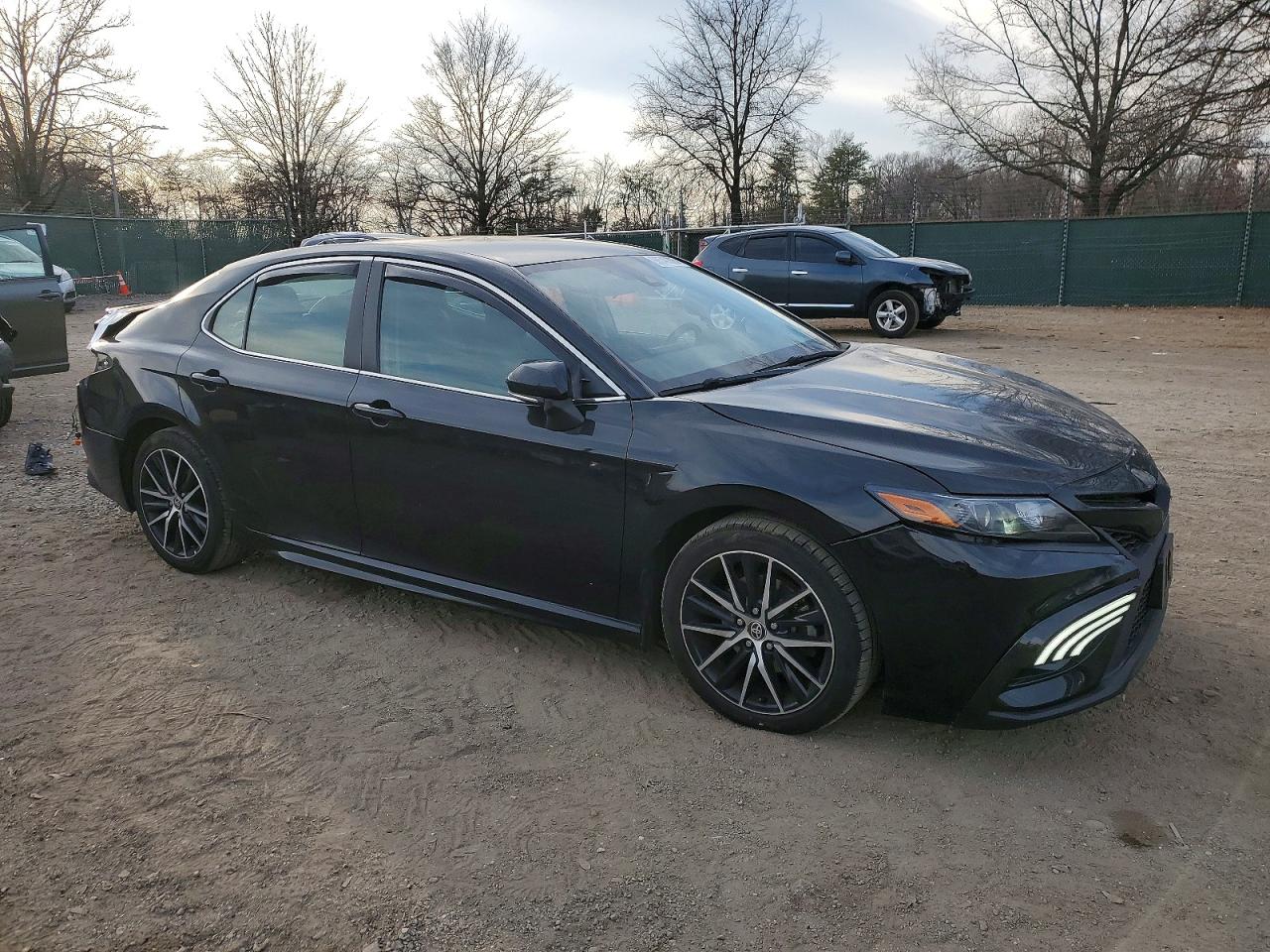2022 TOYOTA CAMRY SE photo 4