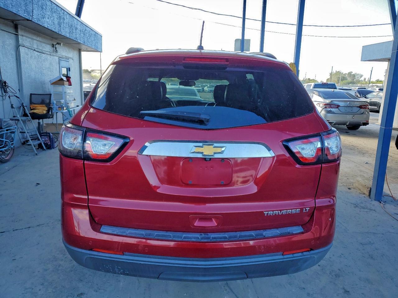 2014 CHEVROLET TRAVERSE LT photo 6