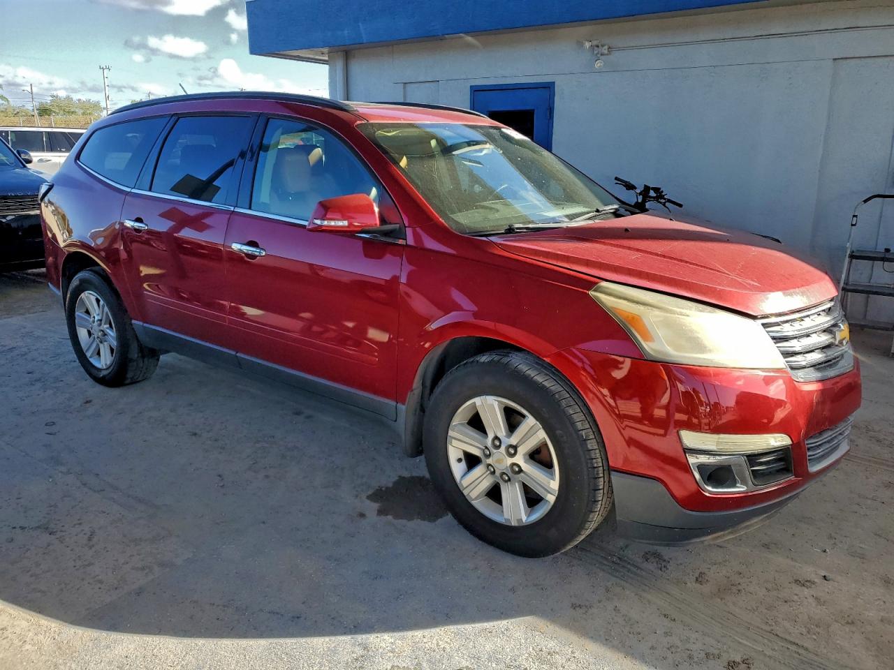2014 CHEVROLET TRAVERSE LT photo 4