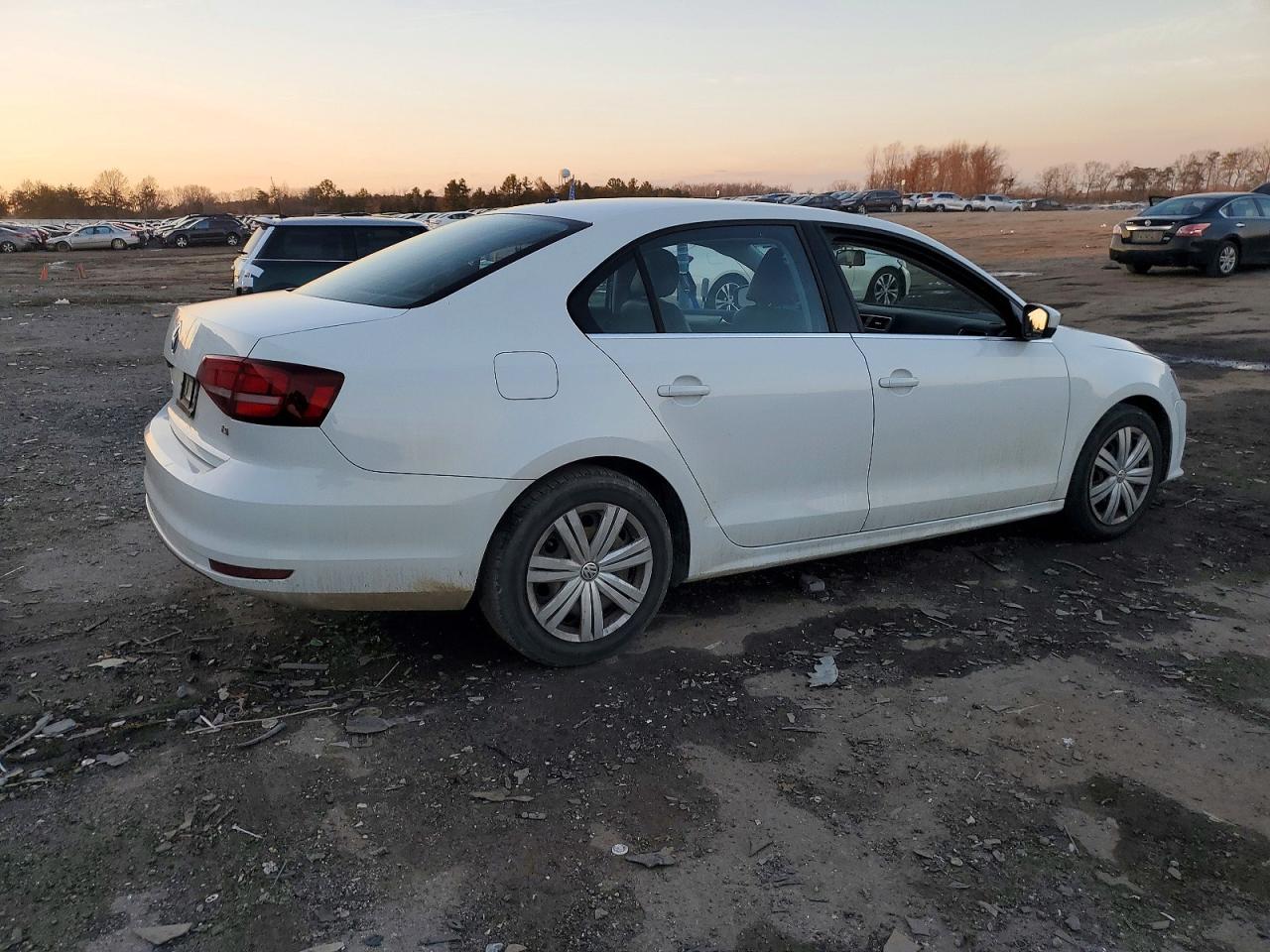 2017 VOLKSWAGEN JETTA S photo 3