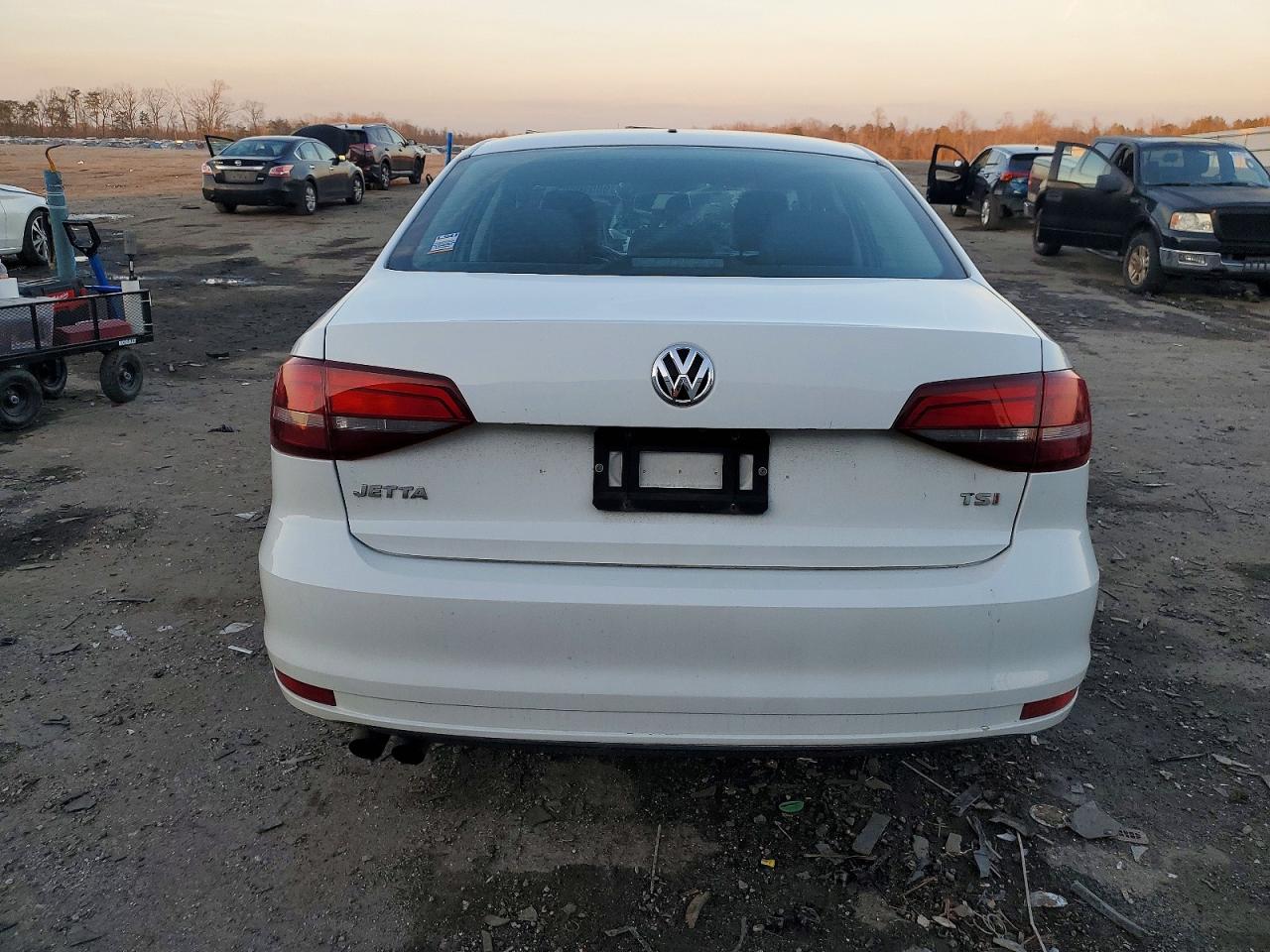 2017 VOLKSWAGEN JETTA S photo 6