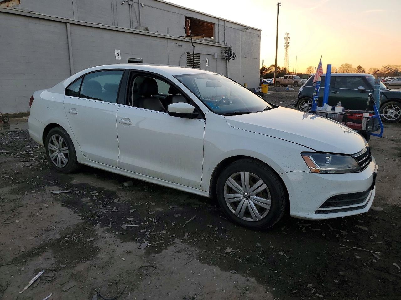 2017 VOLKSWAGEN JETTA S photo 4