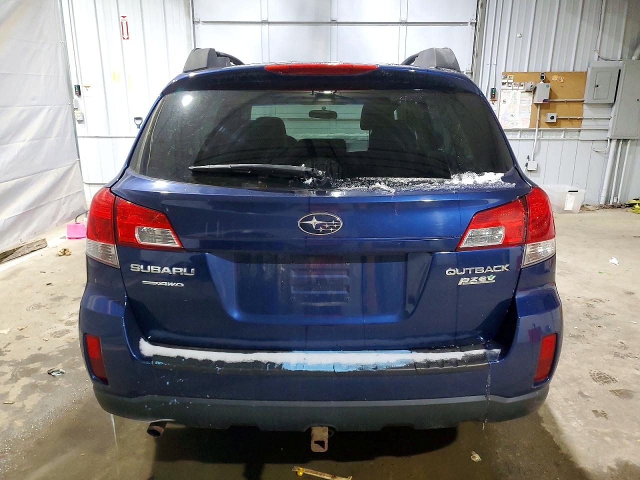 2010 SUBARU OUTBACK 2.5I PREMIUM photo 11