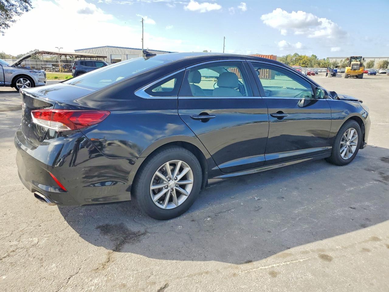 2018 HYUNDAI SONATA SE photo 3