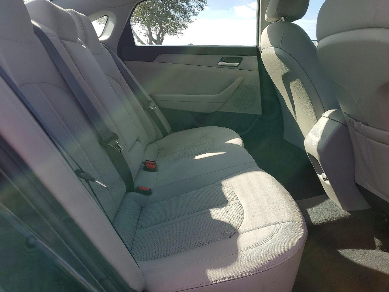 2018 HYUNDAI SONATA SE photo 10