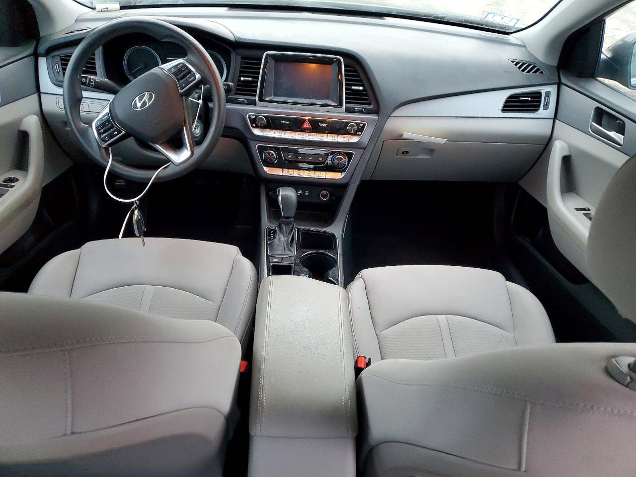 2018 HYUNDAI SONATA SE photo 22
